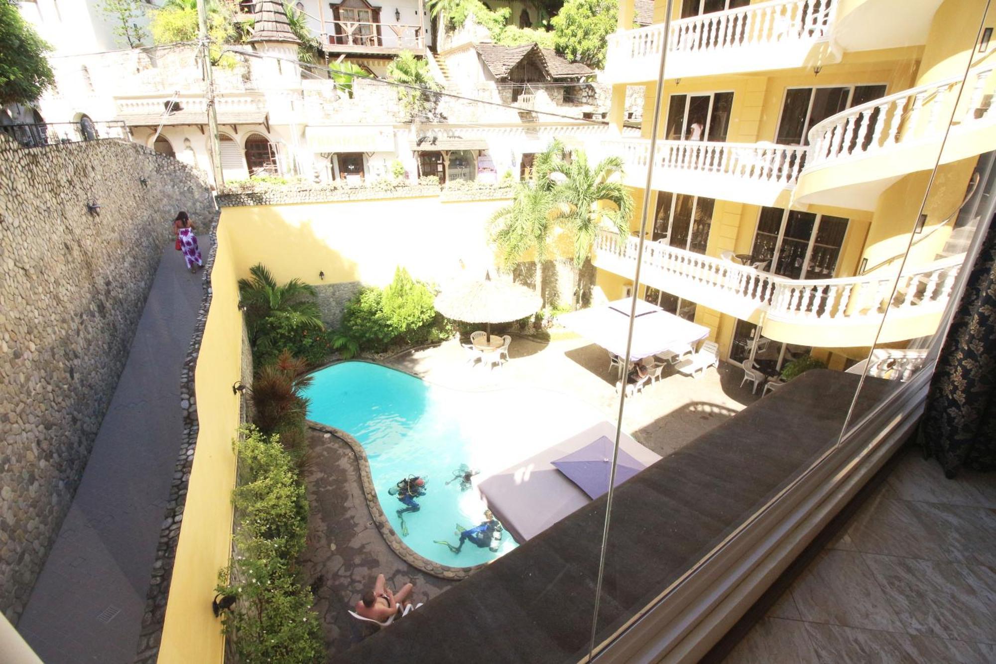 Mermaid Resort And Dive Center Puerto Galera Bagian luar foto