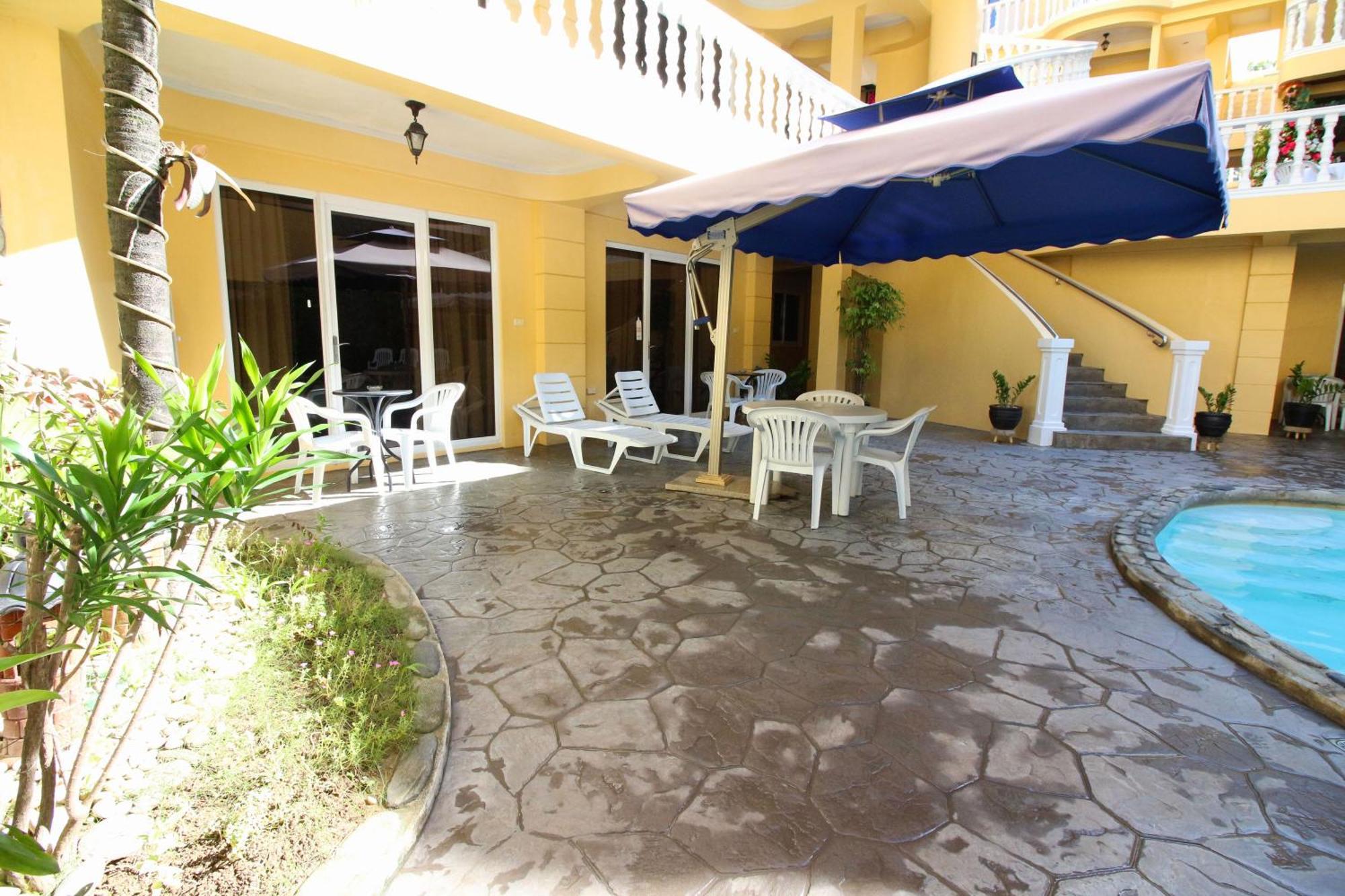 Mermaid Resort And Dive Center Puerto Galera Ruang foto